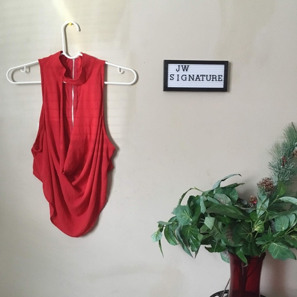 JW Signature Tops - JW Signature Cropped Deep Cut Blouse Red size S